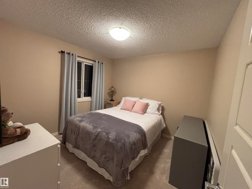 6105 17A Avenue, Edmonton, AB - Indoor Photo Showing Bedroom