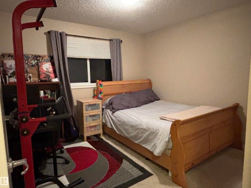 6105 17A Avenue, Edmonton, AB - Indoor Photo Showing Bedroom