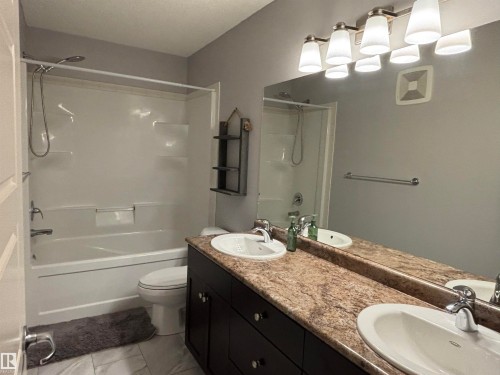 6105 17A Avenue, Edmonton, AB - Indoor Photo Showing Bathroom