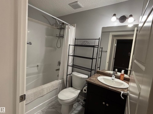 6105 17A Avenue, Edmonton, AB - Indoor Photo Showing Bathroom