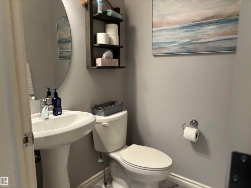 6105 17A Avenue, Edmonton, AB - Indoor Photo Showing Bathroom