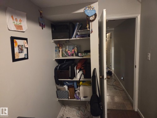 633 Willow Court, Edmonton, AB - Indoor Photo Showing Other Room