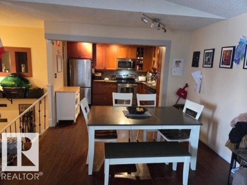 633 Willow Court, Edmonton, AB - Indoor