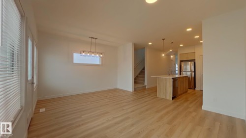 Main 1039 Aster Boulevard, Edmonton, AB - Indoor