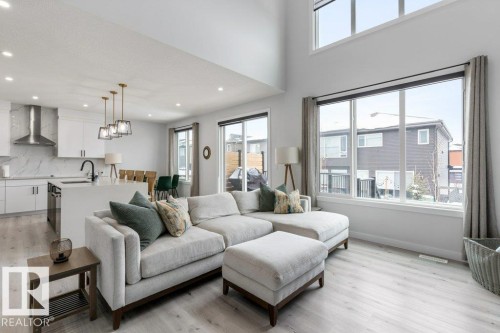 6464 King Wynd, Edmonton, AB - Indoor Photo Showing Living Room