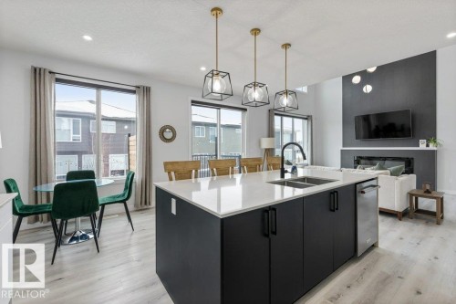 6464 King Wynd, Edmonton, AB - Indoor Photo Showing Kitchen With Double Sink With Upgraded Kitchen