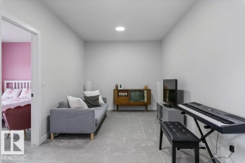 6464 King Wynd, Edmonton, AB - Indoor Photo Showing Other Room