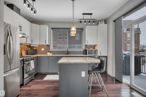 1641 Cunningham Way, Edmonton, AB - Indoor Photo Showing Kitchen With Upgraded Kitchen