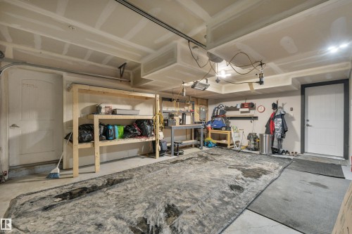 1641 Cunningham Way, Edmonton, AB - Indoor Photo Showing Garage