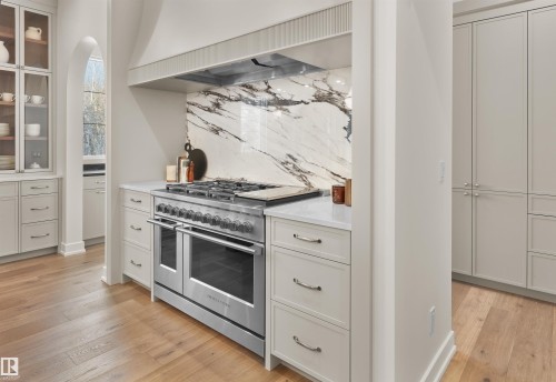 4183 Cameron Heights Point(E), Edmonton, AB - Indoor Photo Showing Kitchen