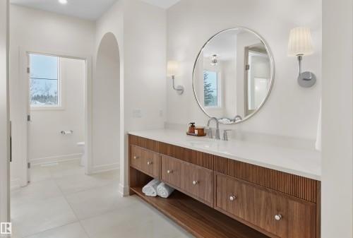 4183 Cameron Heights Point(E), Edmonton, AB - Indoor Photo Showing Bathroom