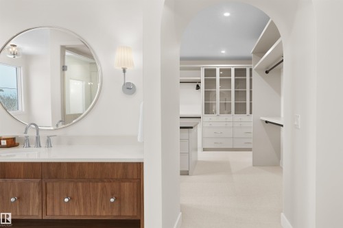 4183 Cameron Heights Point(E), Edmonton, AB - Indoor Photo Showing Bathroom