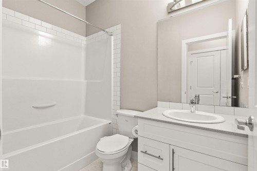 412 12804 140 Avenue, Edmonton, AB - Indoor Photo Showing Bathroom