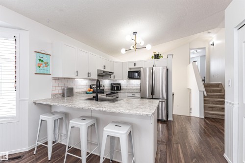 58 Durocher Street, St. Albert, AB - Indoor Photo Showing Kitchen With Stainless Steel Kitchen