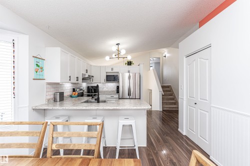 58 Durocher Street, St. Albert, AB - Indoor Photo Showing Kitchen