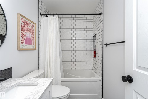 58 Durocher Street, St. Albert, AB - Indoor Photo Showing Bathroom
