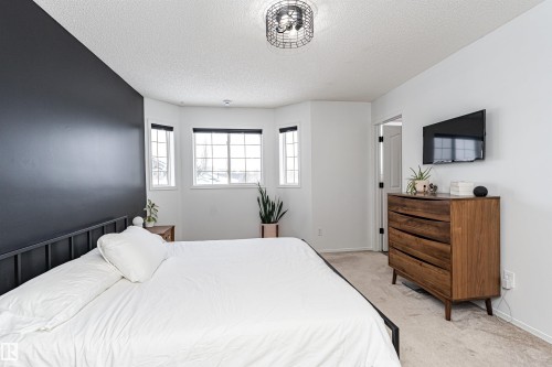 58 Durocher Street, St. Albert, AB - Indoor Photo Showing Bedroom