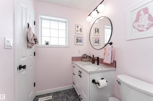 58 Durocher Street, St. Albert, AB - Indoor Photo Showing Bathroom