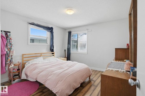 10840 74 Avenue, Edmonton, AB - Indoor Photo Showing Bedroom