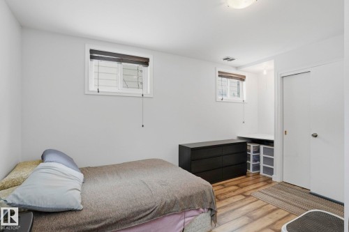 10840 74 Avenue, Edmonton, AB - Indoor Photo Showing Bedroom