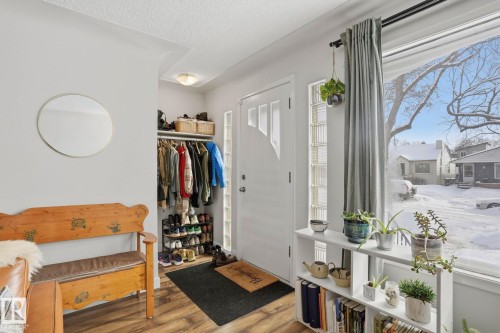 10840 74 Avenue, Edmonton, AB - Indoor