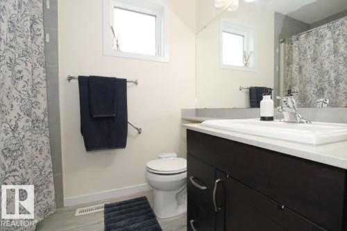 3043 Checknita Way, Edmonton, AB - Indoor Photo Showing Bathroom