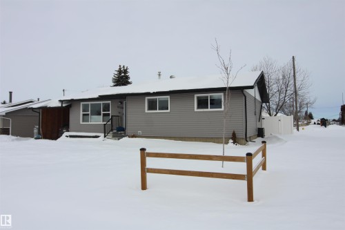 Snow covered property - 10319 106 Ave, Westlock, AB - Outdoor