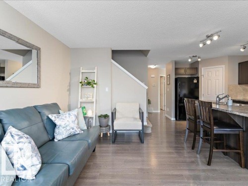 13434 166 Avenue, Edmonton, AB - Indoor Photo Showing Living Room