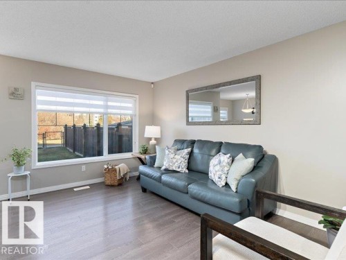 13434 166 Avenue, Edmonton, AB - Indoor Photo Showing Living Room