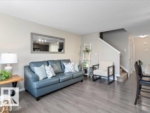 13434 166 Avenue, Edmonton, AB - Indoor Photo Showing Living Room