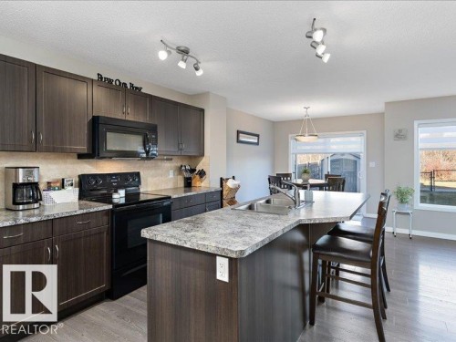 13434 166 Avenue, Edmonton, AB - Indoor Photo Showing Kitchen