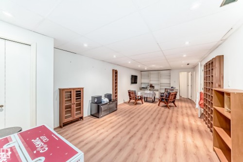 8602 158 Street, Edmonton, AB - Indoor