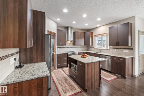 9520 206 Street, Edmonton, AB - Indoor Photo Showing Kitchen With Upgraded Kitchen