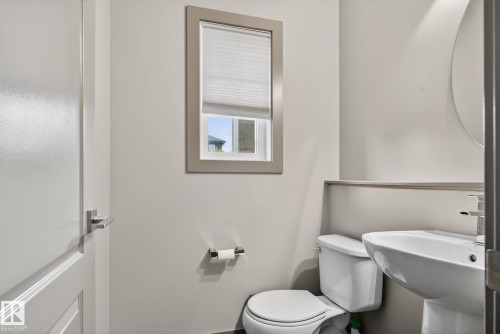 5514 Crabapple Loop, Edmonton, AB - Indoor Photo Showing Bathroom