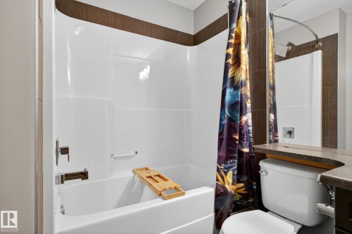 5514 Crabapple Loop, Edmonton, AB - Indoor Photo Showing Bathroom