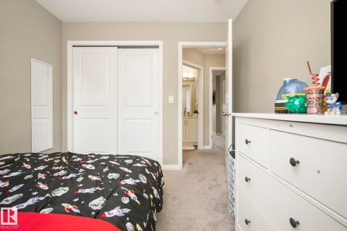 50 2072 Wonnacott Way, Edmonton, AB - Indoor Photo Showing Bedroom