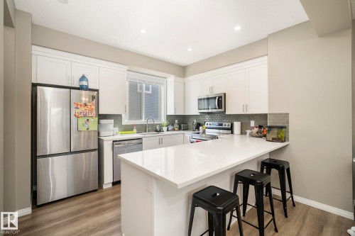 50 2072 Wonnacott Way, Edmonton, AB - Indoor Photo Showing Kitchen