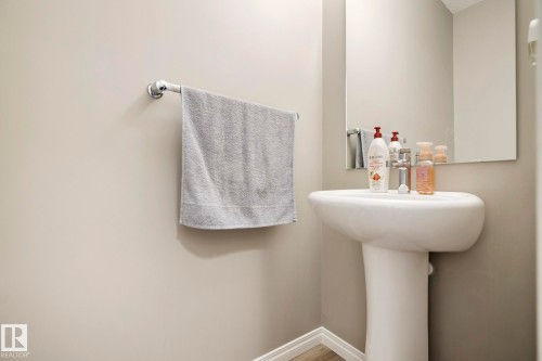 50 2072 Wonnacott Way, Edmonton, AB - Indoor Photo Showing Bathroom