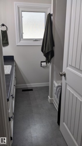 6307 Marler Dr, Camrose, AB - Indoor