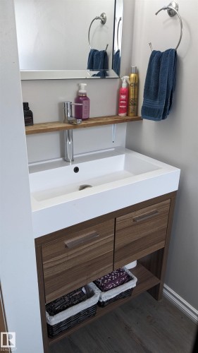 6307 Marler Dr, Camrose, AB - Indoor