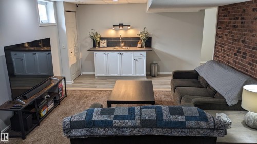 6307 Marler Dr, Camrose, AB - Indoor