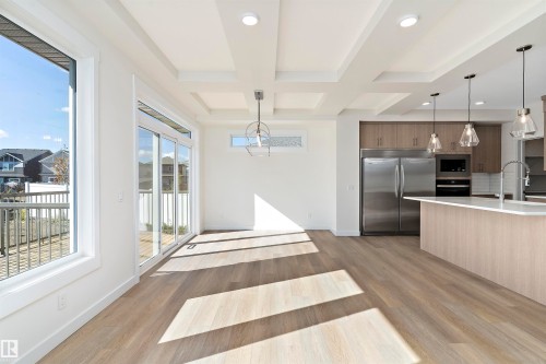 1083 Cristall Crescent, Edmonton, AB - Indoor Photo Showing Kitchen With Upgraded Kitchen