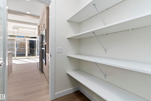 1083 Cristall Crescent, Edmonton, AB - Indoor