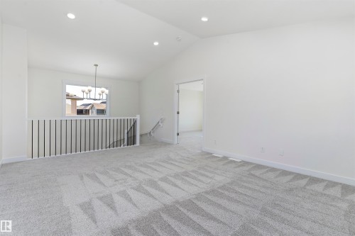 1083 Cristall Crescent, Edmonton, AB - Indoor Photo Showing Other Room