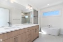 1083 Cristall Crescent, Edmonton, AB  - Indoor Photo Showing Bathroom 