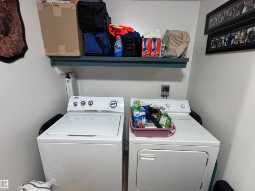 5309 51 Street, Jarvie, AB - Indoor Photo Showing Laundry Room