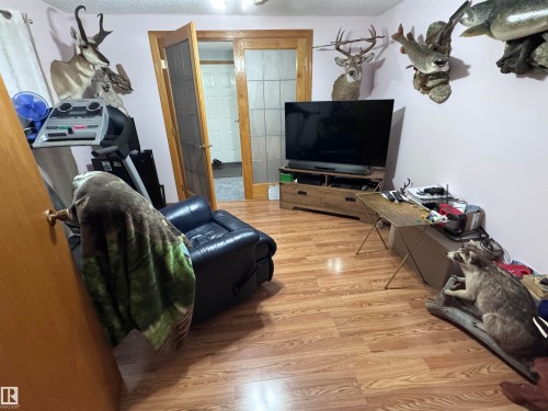 5309 51 Street, Jarvie, AB - Indoor