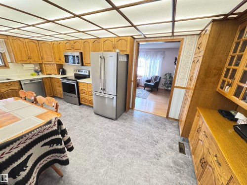 5309 51 Street, Jarvie, AB - Indoor Photo Showing Other Room