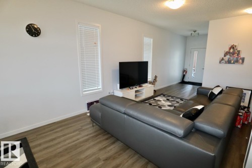 8741 Carson Way Sw, Edmonton, AB - Indoor Photo Showing Living Room