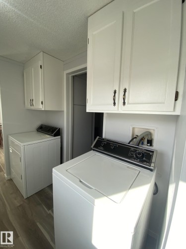 56 Westview Boulevard Boulevard, Edmonton, AB - Indoor Photo Showing Laundry Room